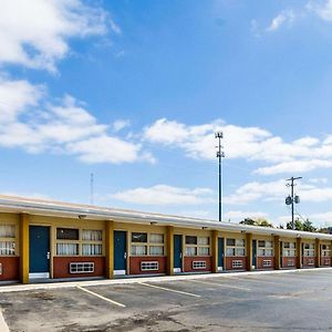 Econo Lodge Topeka